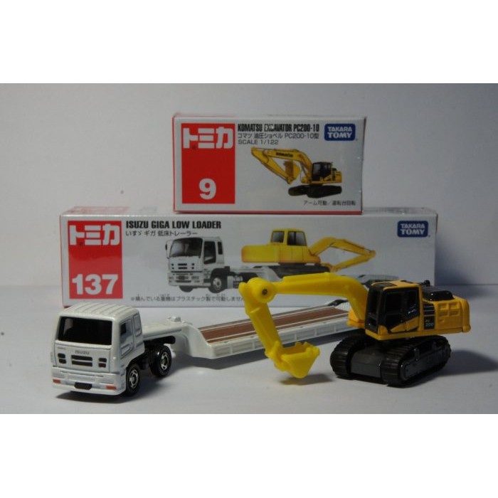 TOMY(tomica)小汽車 絕版NO.137 ISUZU GIGA 低床拖車+NO.9 PC200-10 挖土機組合