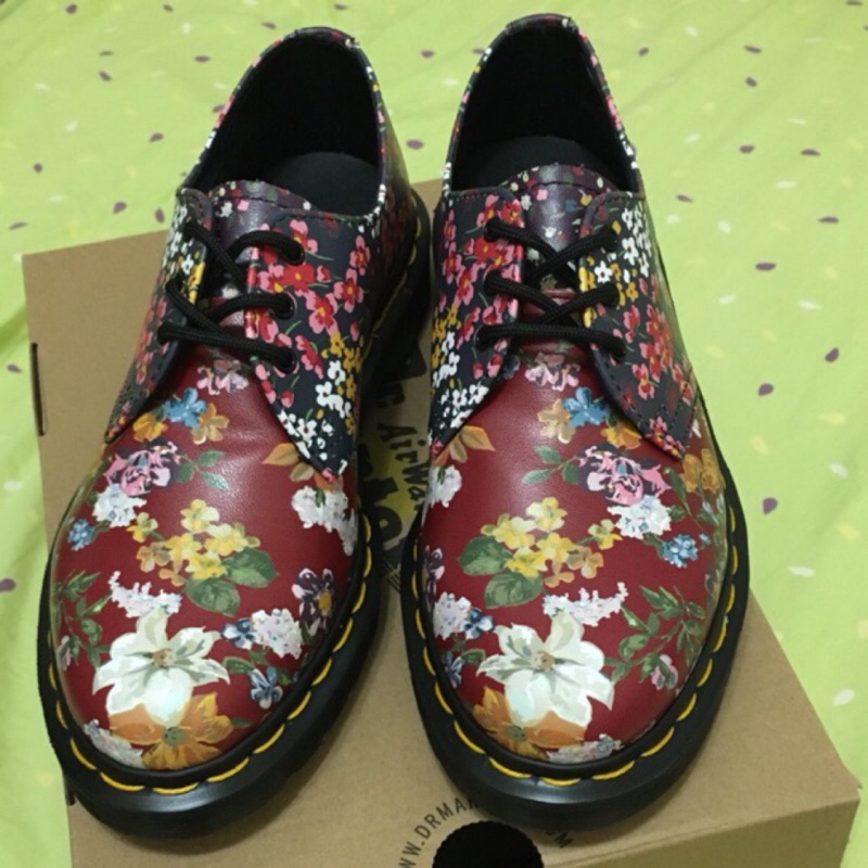 dr martens floral 1461
