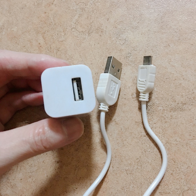 二手豆腐頭+安卓充電線。Android充電線。USB。傳輸線