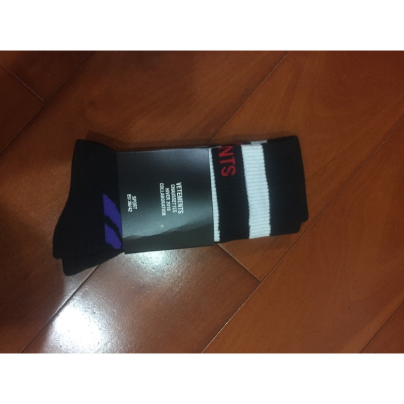 Vetements FW17 socks 中筒襪