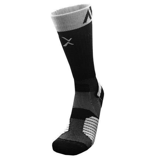 EGXtech 《8字繃帶》P84I長筒繃帶機能專業籃球襪(黑/白)