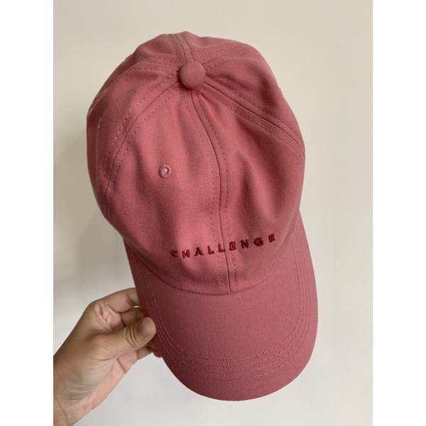 粉色帽子 鴨舌帽 粉底紅字CHALLENGE棒球帽  帽子