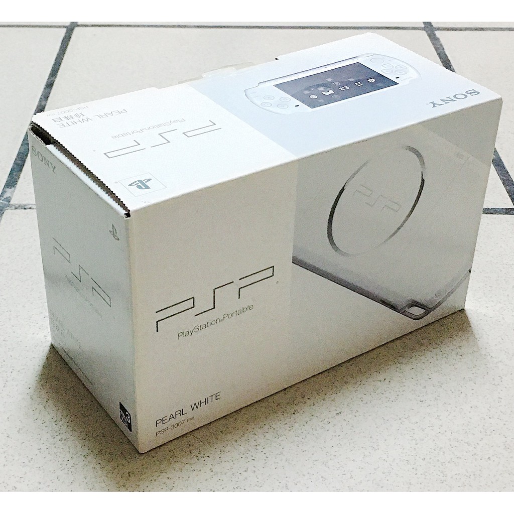 [二手-8成新] PSP 3007主機/珍珠白/附4G記憶卡內含太鼓達人/無電池需自行購買