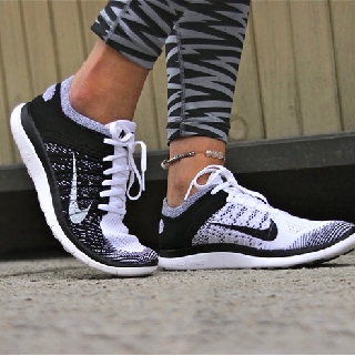 nike free 4.0 flyknit black and white