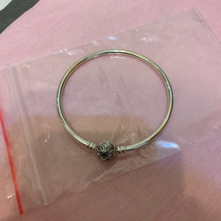 潘朵拉Pandora限定硬環手環