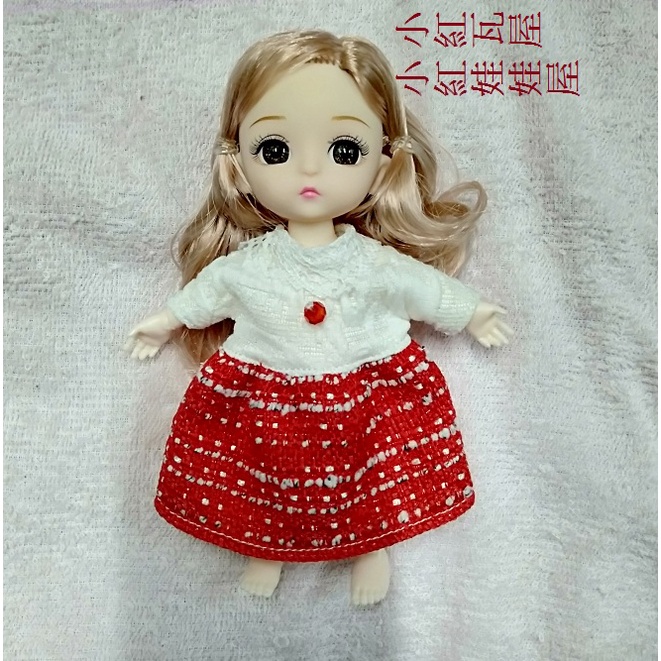 小紅瓦屋.老芭比16公分娃娃芭寶莉古曼童娃娃可穿的白上衣紅裙子小洋裝（芭比娃娃衣服）