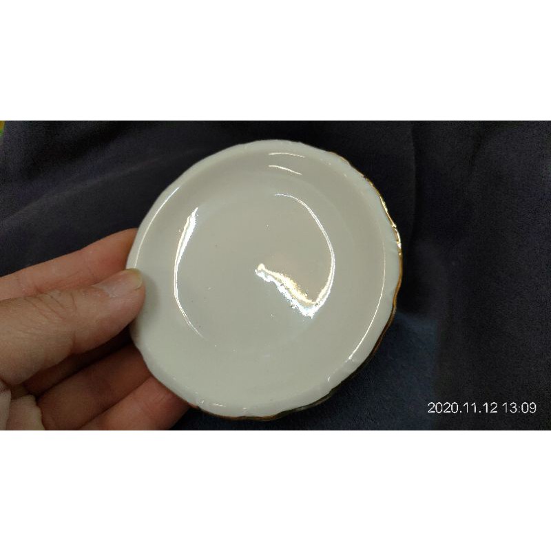 桃子-全新早期臺灣製作金邊波浪紋陶瓷醬油油畫小碟子小盤子/碗盤器皿器具