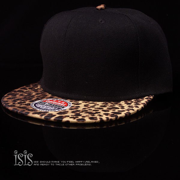 KURO-SHOP潮流新風格-黑色、豹紋色帽沿棒球帽 板帽