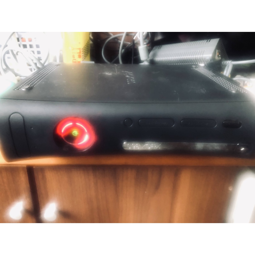 土城可面交X BOX360遊戲單主機零件機3紅燈  請把握機會   土城可面交.價格反映品質喔.最便宜  日本原裝主機.