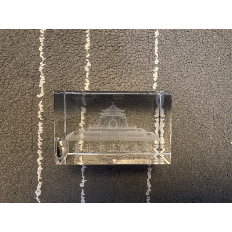 白日夢二手-中正紀念堂玻璃3D建築（含外盒）