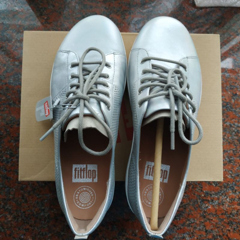 Fitflop F sporty 真皮平底鞋（銀色）