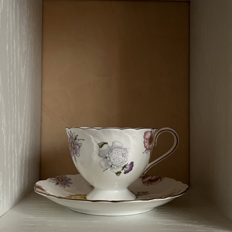 日本 鳴海 NARUMI  花瓣系列 骨瓷咖啡杯（1杯1盤）