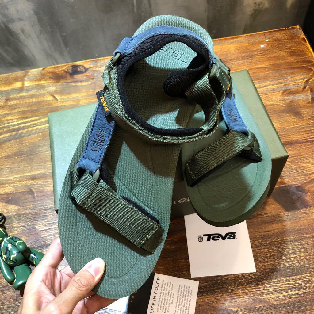 original universal premier sandal