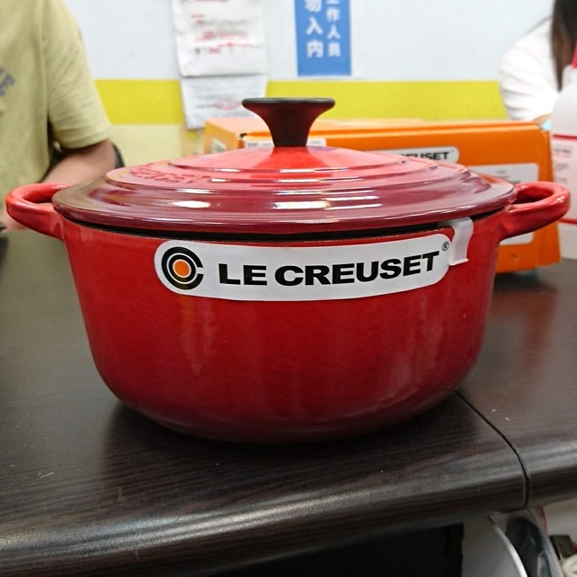 209-盒裝全新展示品Le Creuset 琺瑯鑄鐵典藏圓鍋 20cm 紅