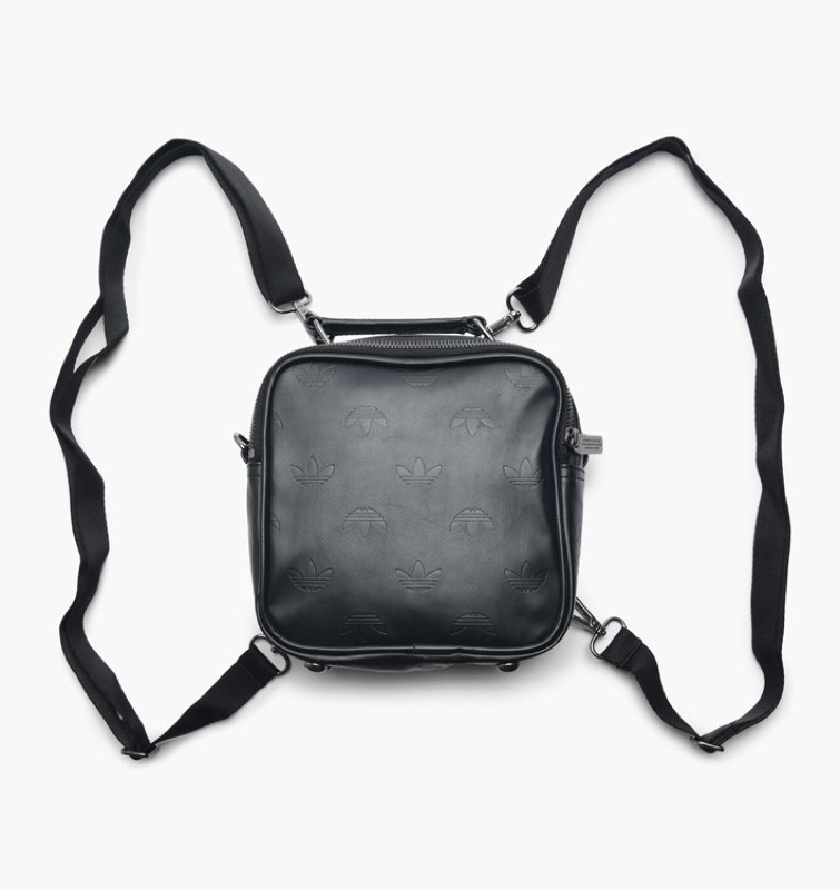 ADIDAS 兩用側背包Mini 印花LOGO 壓紋皮革箱型背包正方形斜背包手提化妝包DV0193 | 蝦皮購物