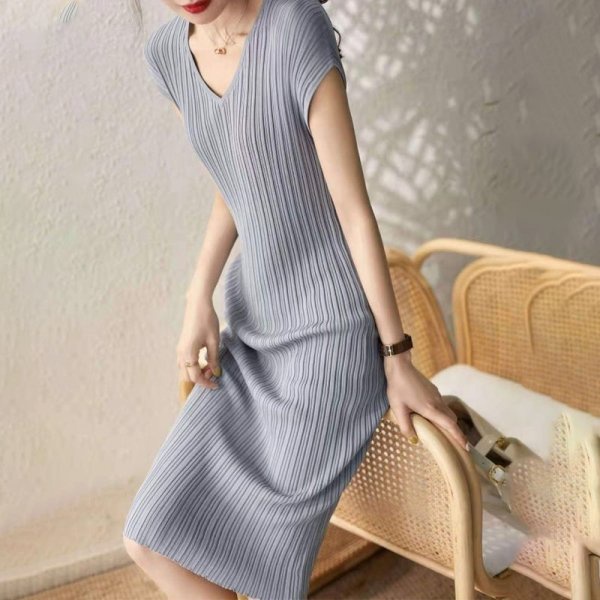 短洋裝 針織洋裝裙 優雅女人味精細16針 坑條修身V領針織連身裙A1777   TBF-19A衣時尚