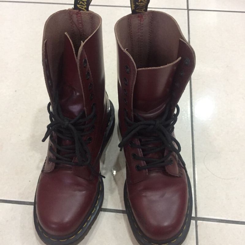 Dr. Martens 1490 10孔 櫻桃紅