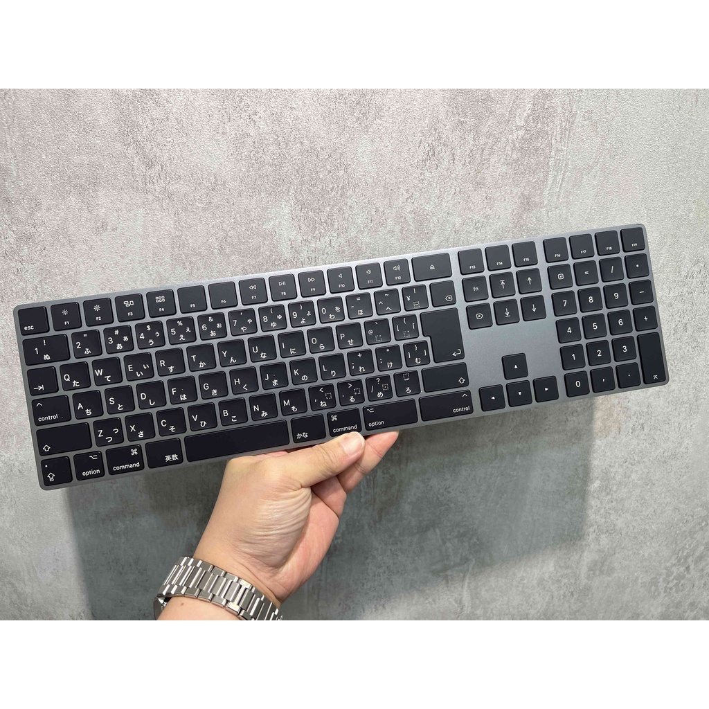 Apple Magic Keyboard2 無線長鍵盤 太空灰色 日文版含數字鍵 超便宜 只要2500 !!!