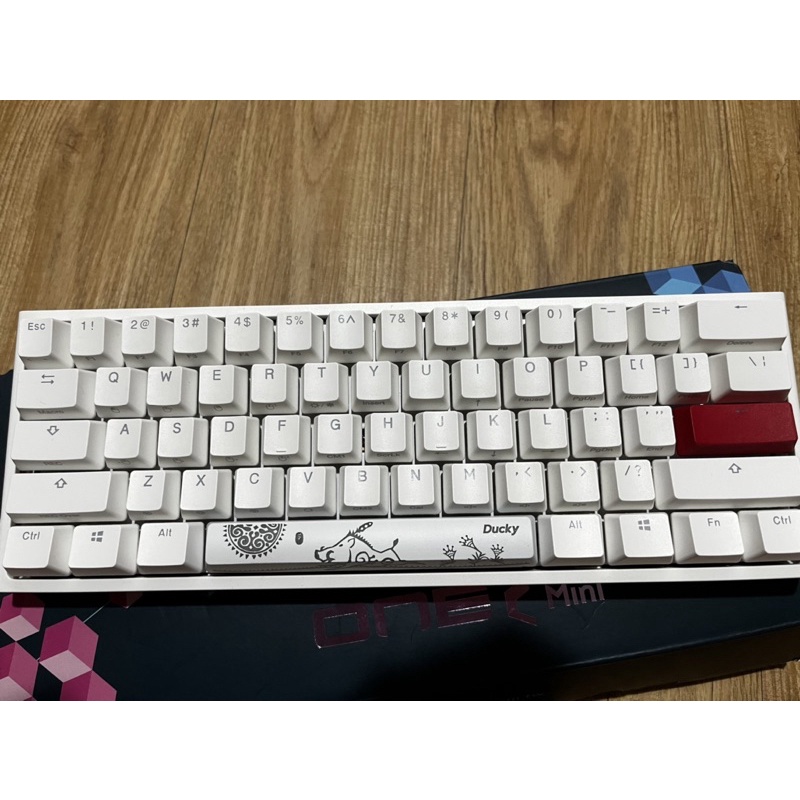 Ducky one 2 mini RGB 櫻桃紅軸