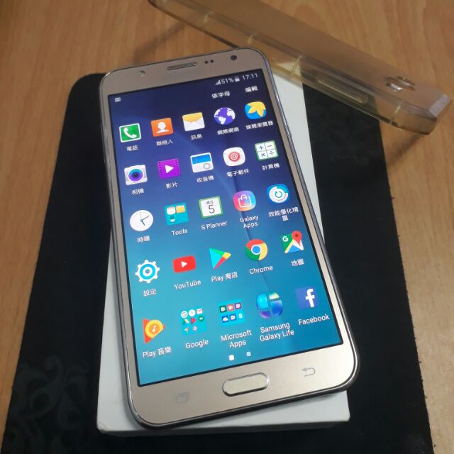 Samsung Galaxy J7 SM-J700F
4GLTE 1300萬畫素 5.5吋手機