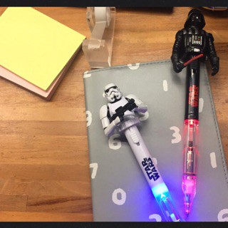 7-11 STAR WARS 星際大戰 經典傳奇☆立體公仔發光筆☆黑武士黑筆/風暴兵藍筆-1套2款【特價180元】現貨