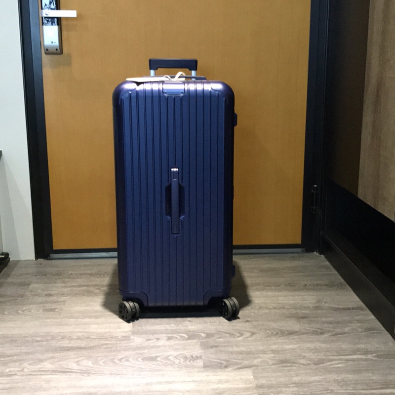 rimowa trunk plus