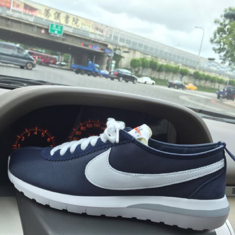 nike roshe run cortez