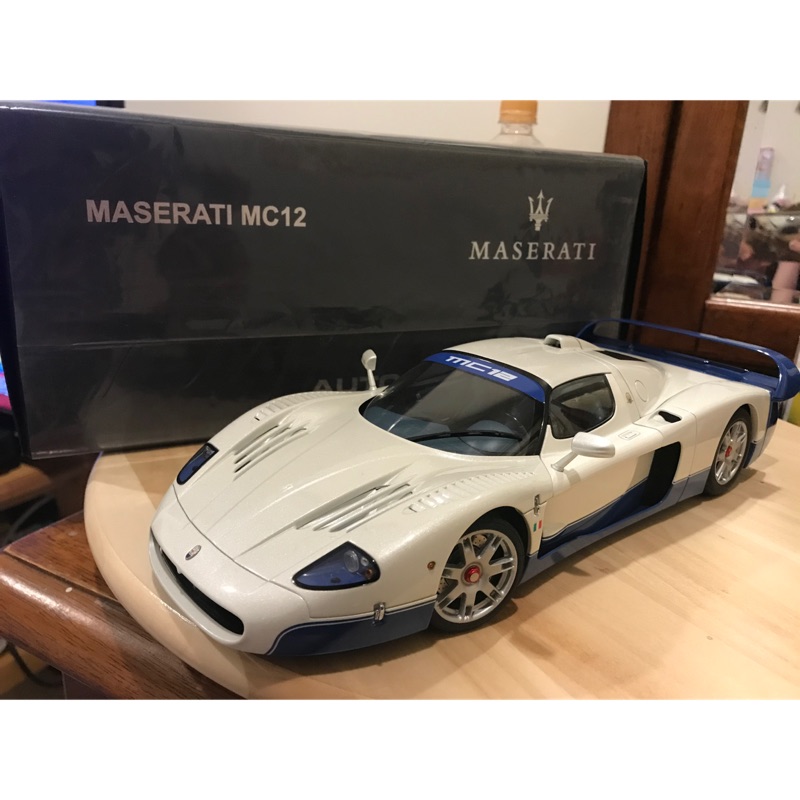 Autoart Maserati MC12 1/18
