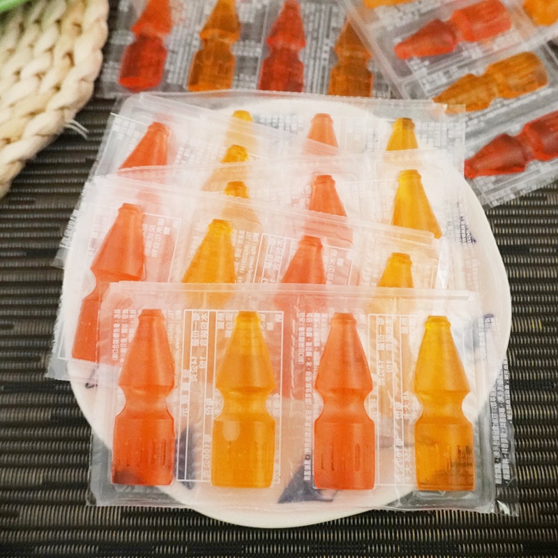 【晶晶】水果橡皮糖 600g(約30排) 水果瓶橡皮糖 水果軟糖 象皮糖 可樂瓶QQ糖  (台灣糖果)