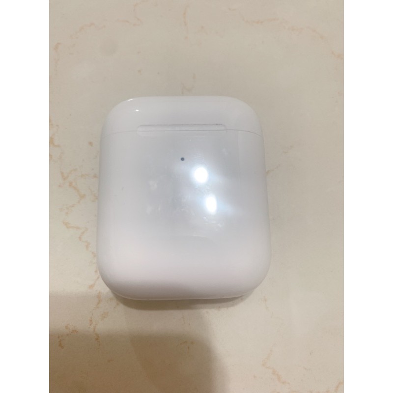 AirPods 搭配無線充電盒2代（二手）於2019年12月購入