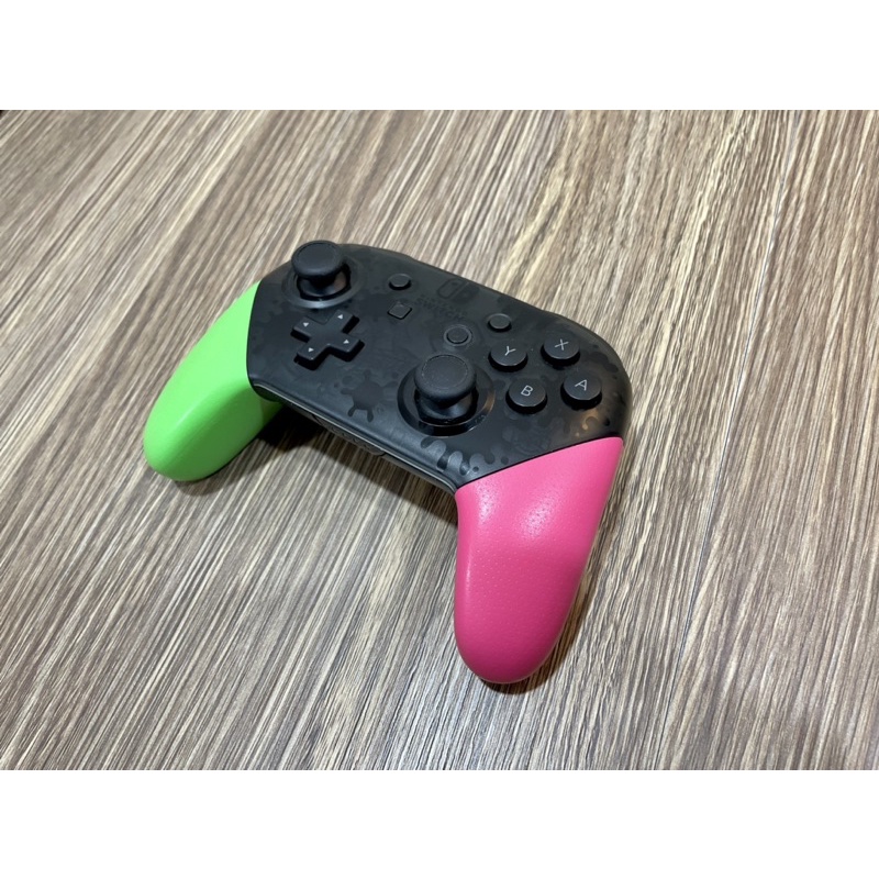 ［二手］Switch Pro 控制器 漆彈大作戰2 配色款（無盒）