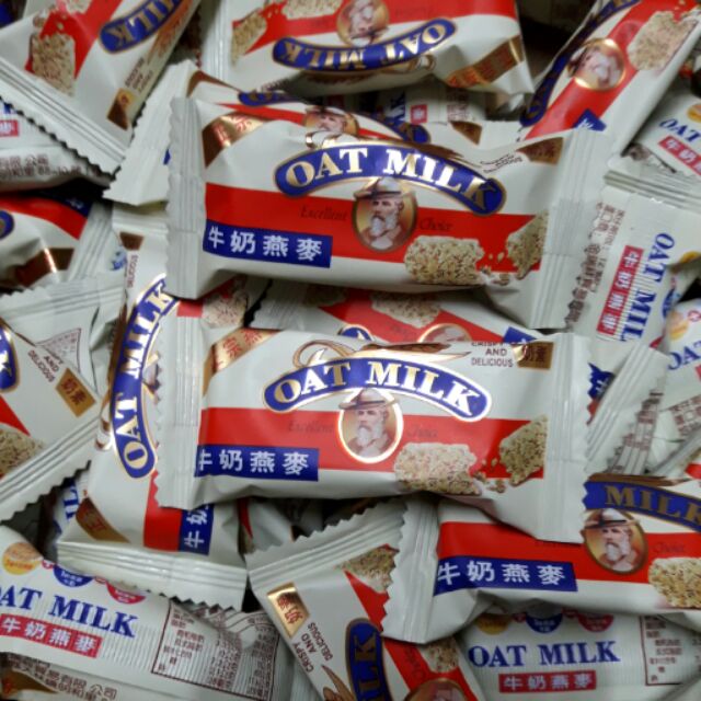 寶島零食~牛奶燕麥餅~金瑞祥牛奶燕麥~450公克裝~正宗燕麥~奶素~另有售老楊鹹蛋黃餅！