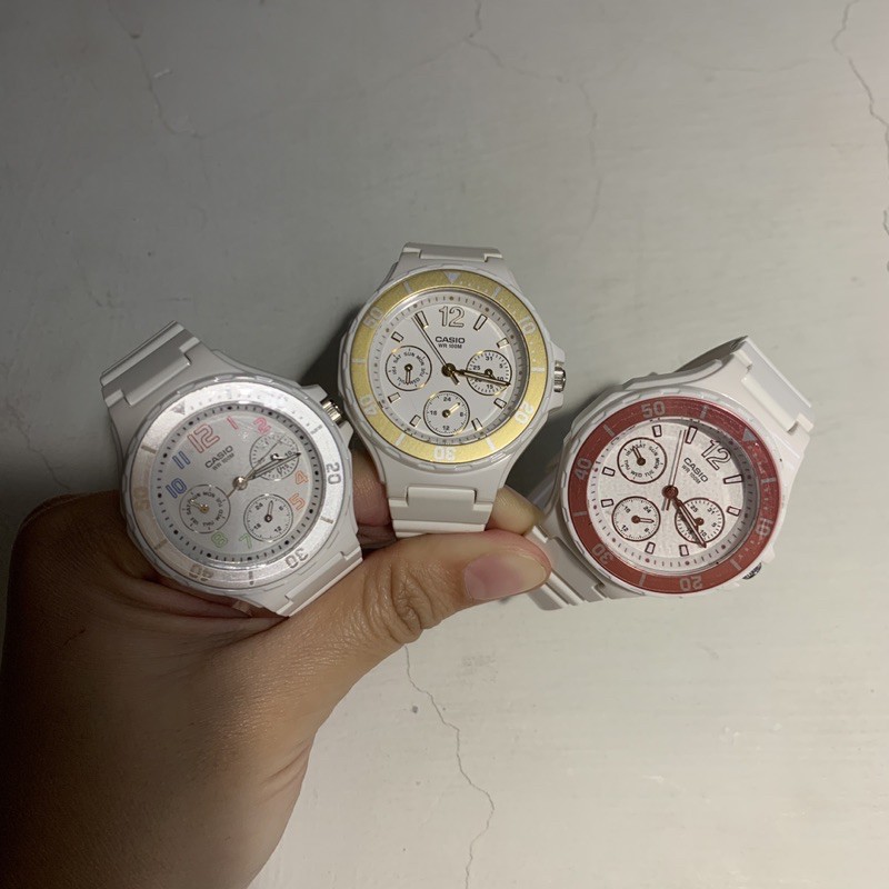 [9.9成新］CASIO 卡西歐 潛水風真三眼女款膠錶 防水100米 LRW-250H 9A1/7B/4A 金/銀/粉