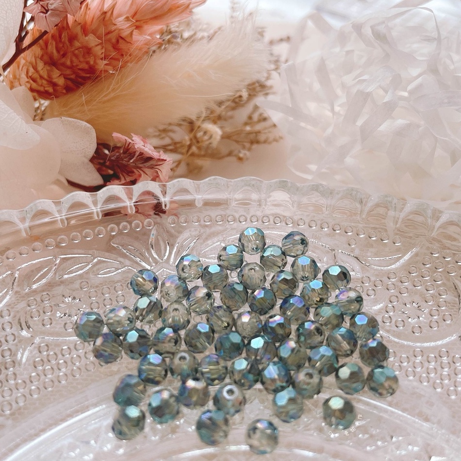 【Otoni 🐰】日本進口🇯🇵 切割玻璃珠 4mm 透灰色 藍綠AB彩 多切面 圓珠 手作材料 串珠 耳環