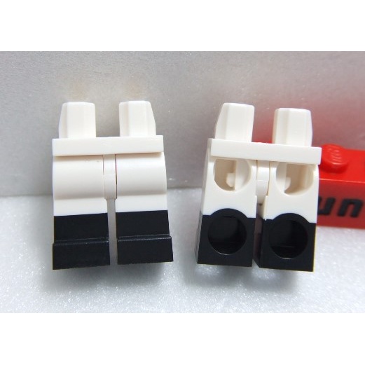 【積木2010】樂高 LEGO 白色 / 黑色 雙色腳 / 人偶 雙腳 人偶腳 人偶下半身