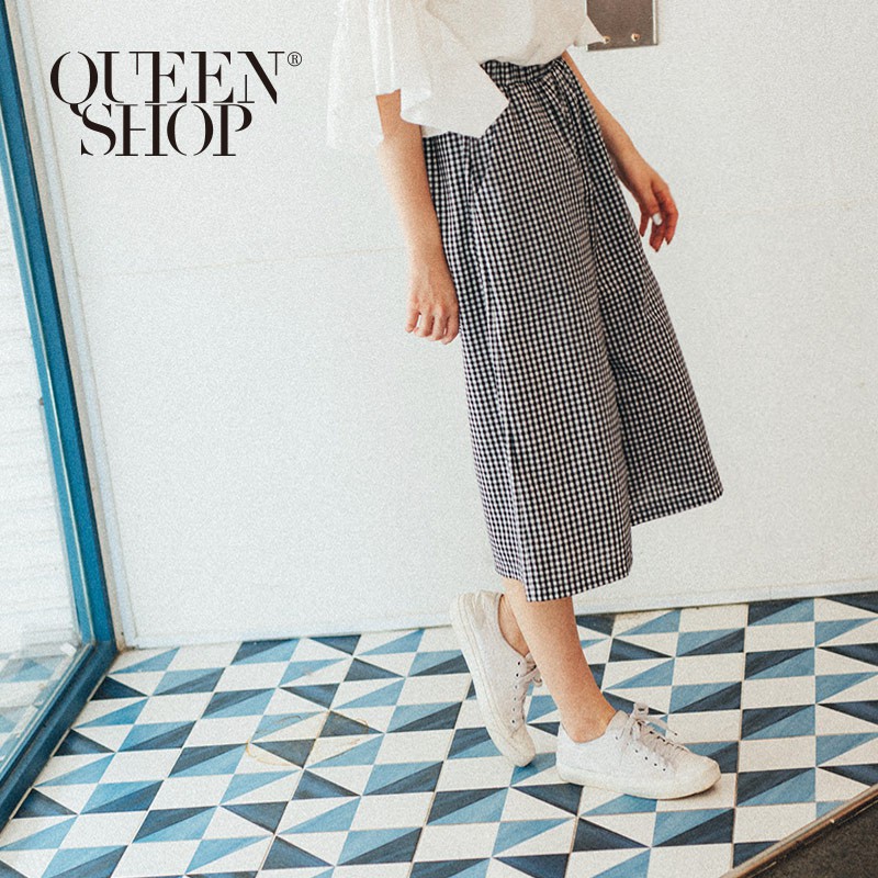 QUEENSHOP【04110114】經典黑白小格棉麻直筒七分褲＊預購＊