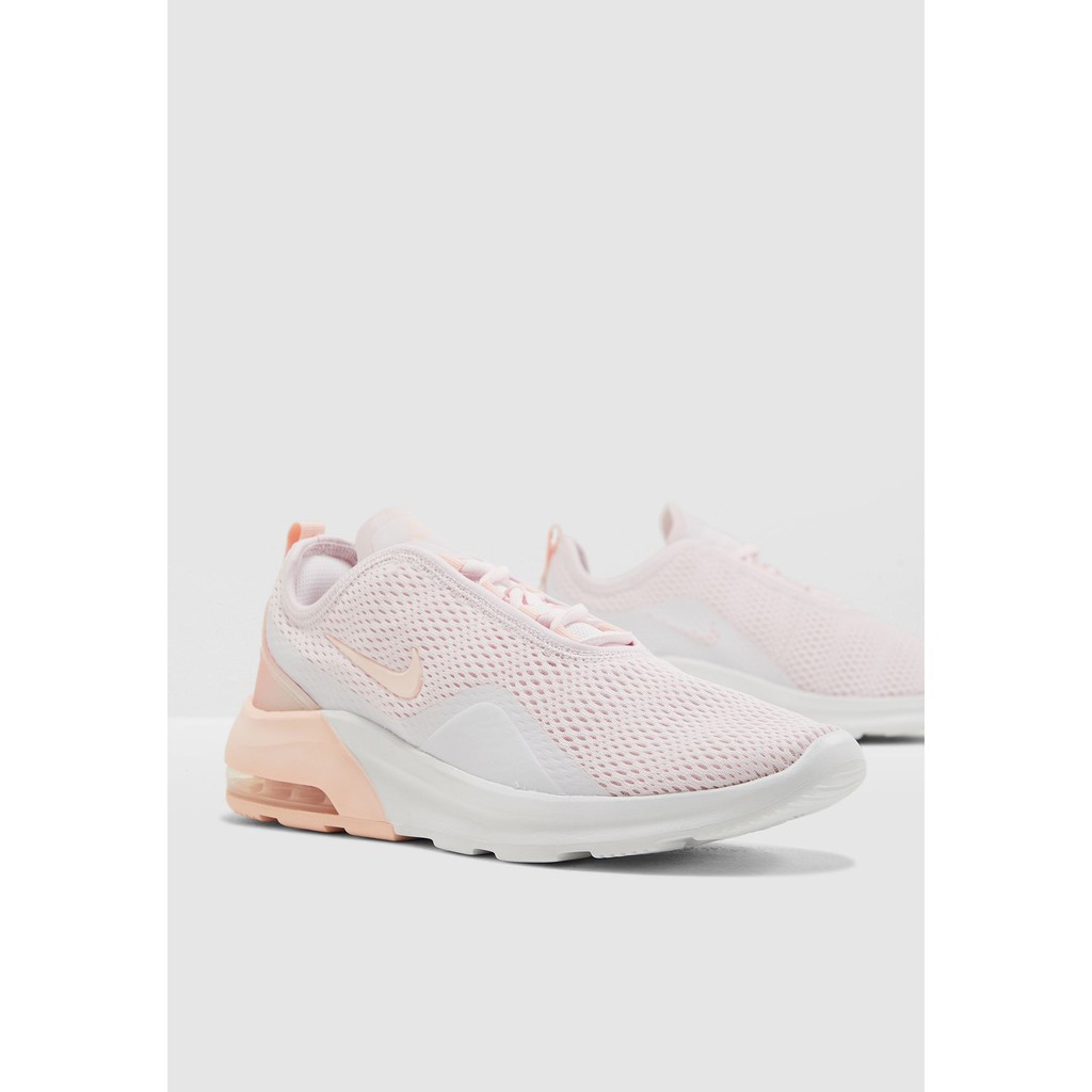 nike women's air max motion 2