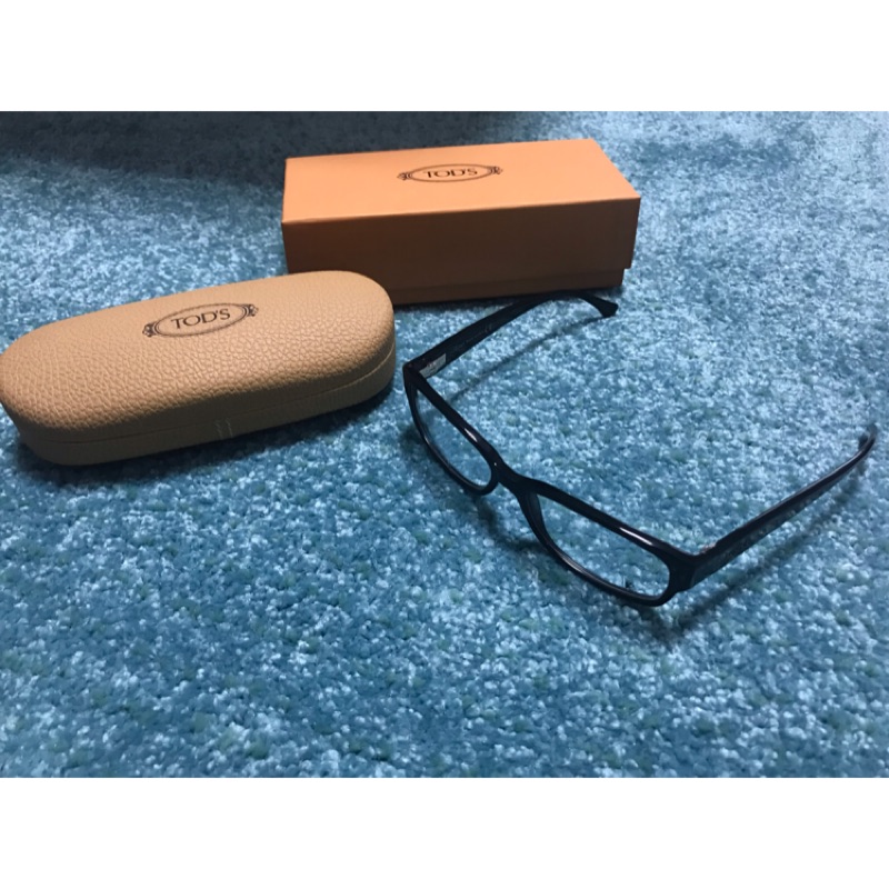 TOD’S  正品眼鏡  TO5037001 黑框 出清可議