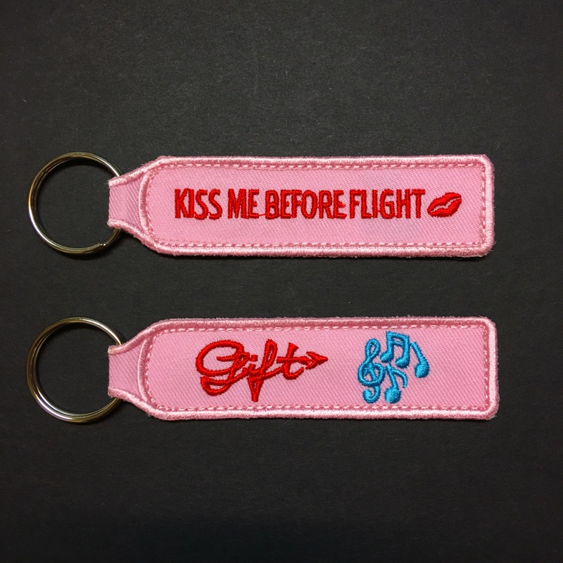 kiss me before flight 刺繡鑰匙圈吊飾 掛MA1飛行外套 行李飄帶 航空空軍空姐地勤空服機師留學遊學