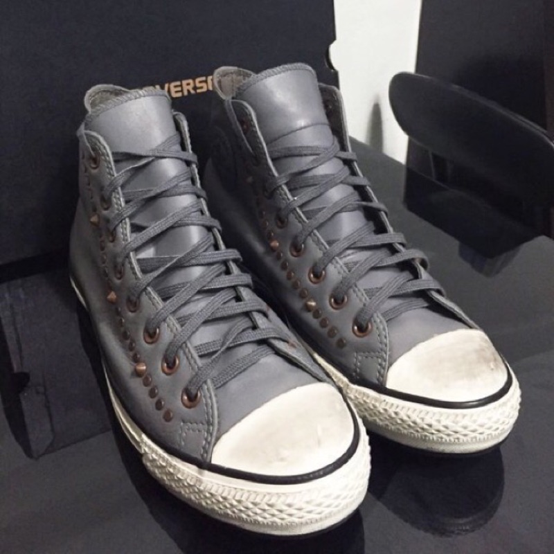 【 Converse john varvatos 仿舊 鉚釘 龐克 淺灰 皮革 髒污 US10號】