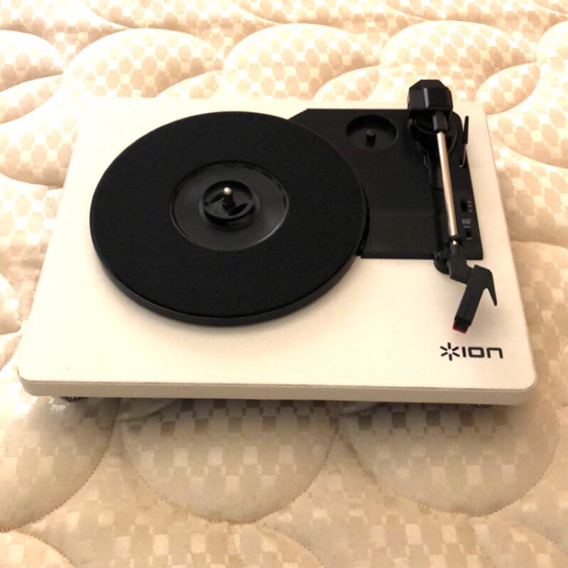 二手ion Audio digital vinyl player 數位白色皮革唱片機