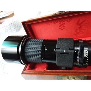 Nikon Ais 300mm F4.5 ED IF 金線圈定焦望遠鏡（近新品及另附B+W 72mm保護鏡）
