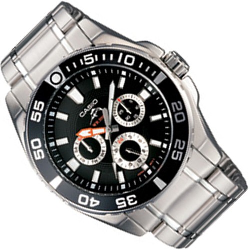 CASIO WATCH 卡西歐潛水夫驚濤浪花瞬間三眼黑面鋼帶石英腕錶 型號：MDV-302D-1A
