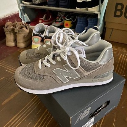 gray new balance