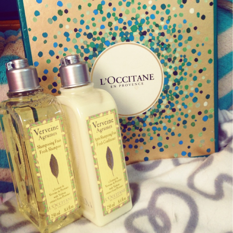 L'OCCITANE 歐舒丹 果漾馬鞭草洗髮乳