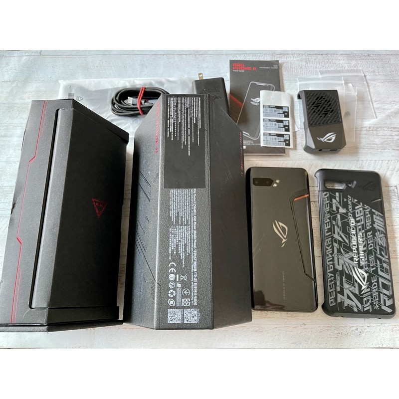 華碩 ASUS ROG Phone II ZS660KL 12G/512G 吃雞 電競手機 RAZAR 黑鯊 2