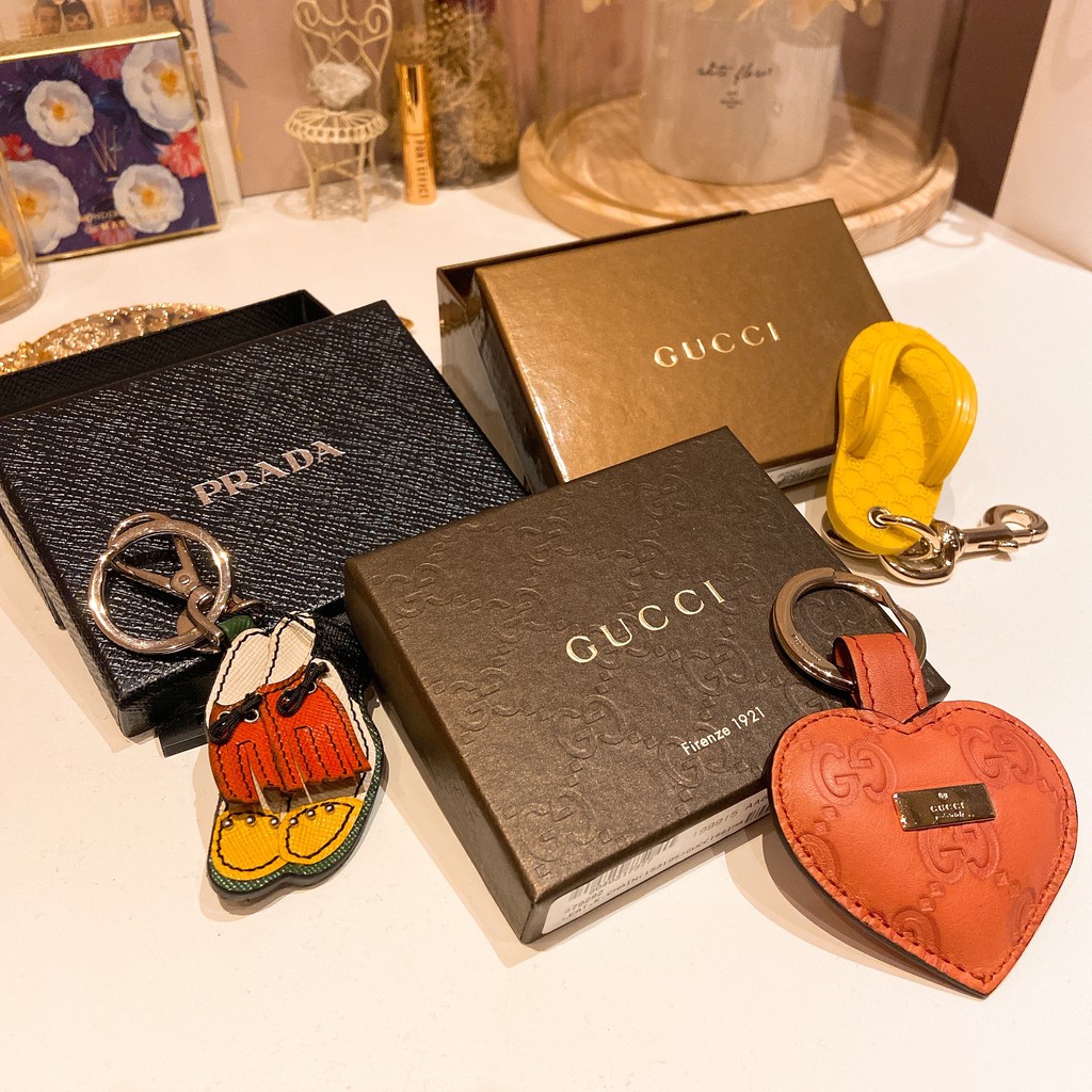 Prada Gucci 鑰匙圈吊飾精品吊飾精品鑰匙圈 蝦皮購物