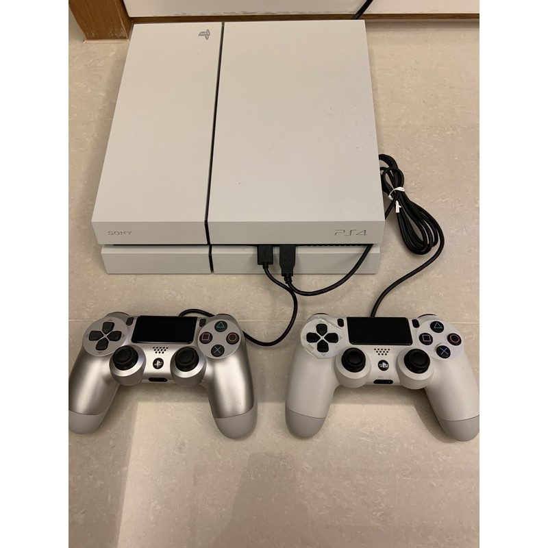 PS4主機（雙手把，含六片遊戲，500GB便宜賣，不拆售）冰河白