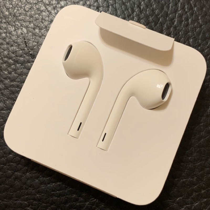 Lightning接頭的EarPods + 音源轉接線(apple耳機）蘋果耳機