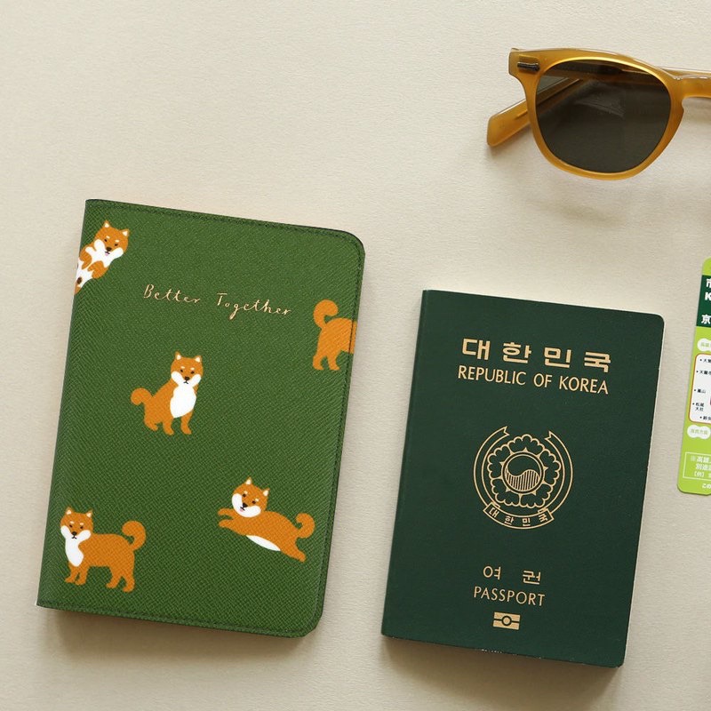 韓國空運 Dailylike 美好生活 皮革護照套 07 柴犬 聖誕綠 旅行 收納 護照夾 清新圖騰設計